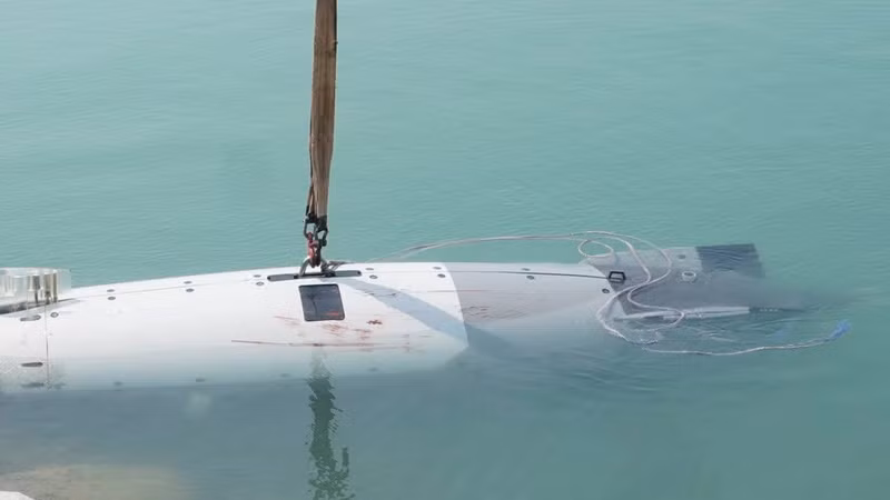 Iran công bố hình ảnh thu giữ tàu lặn không người lái Mỹ